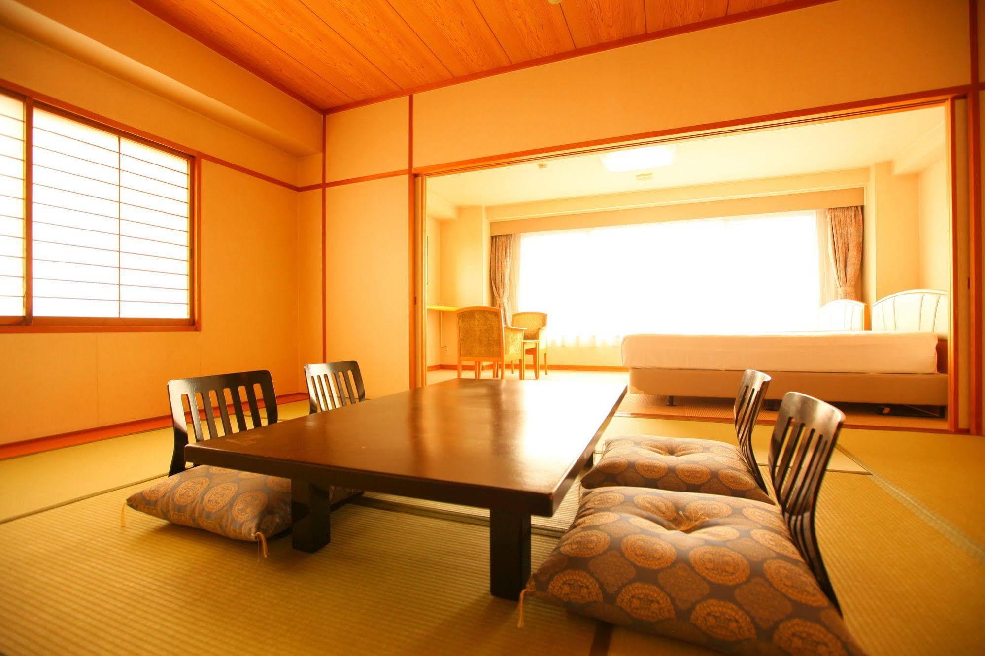 Kaiyoukaku Gamagōri Exterior photo