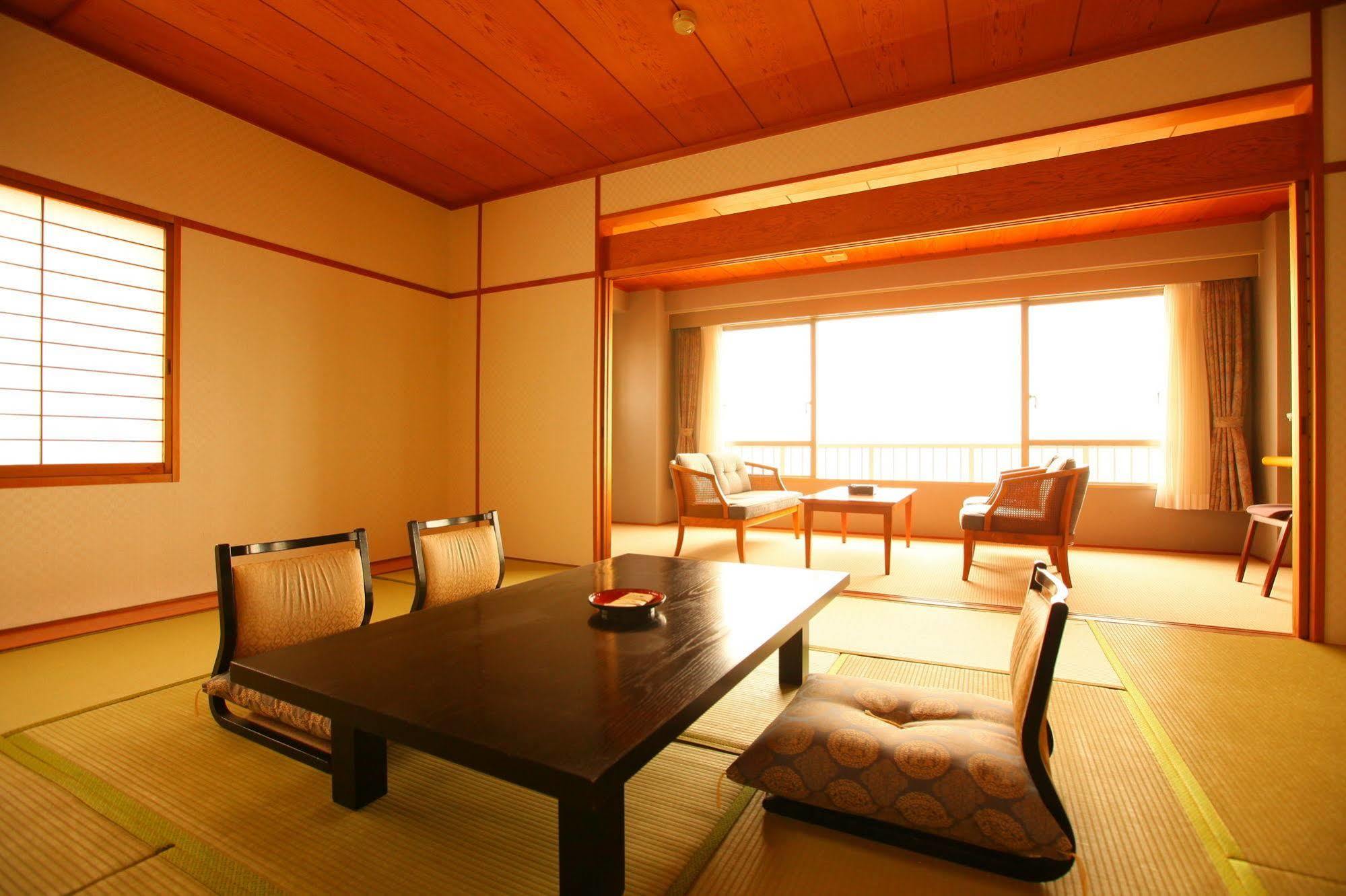 Kaiyoukaku Gamagōri Exterior photo